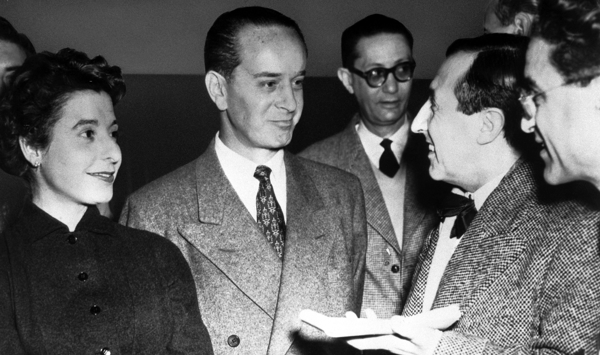 Ousted Guatemalan president Jacobo Arbenz in Paris, 1955 (Photo: Bettmann / Getty)
