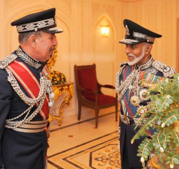 General Malik al-Maamari with Sultan Qaboos. (Photo: Instagram / Qaboosaid)