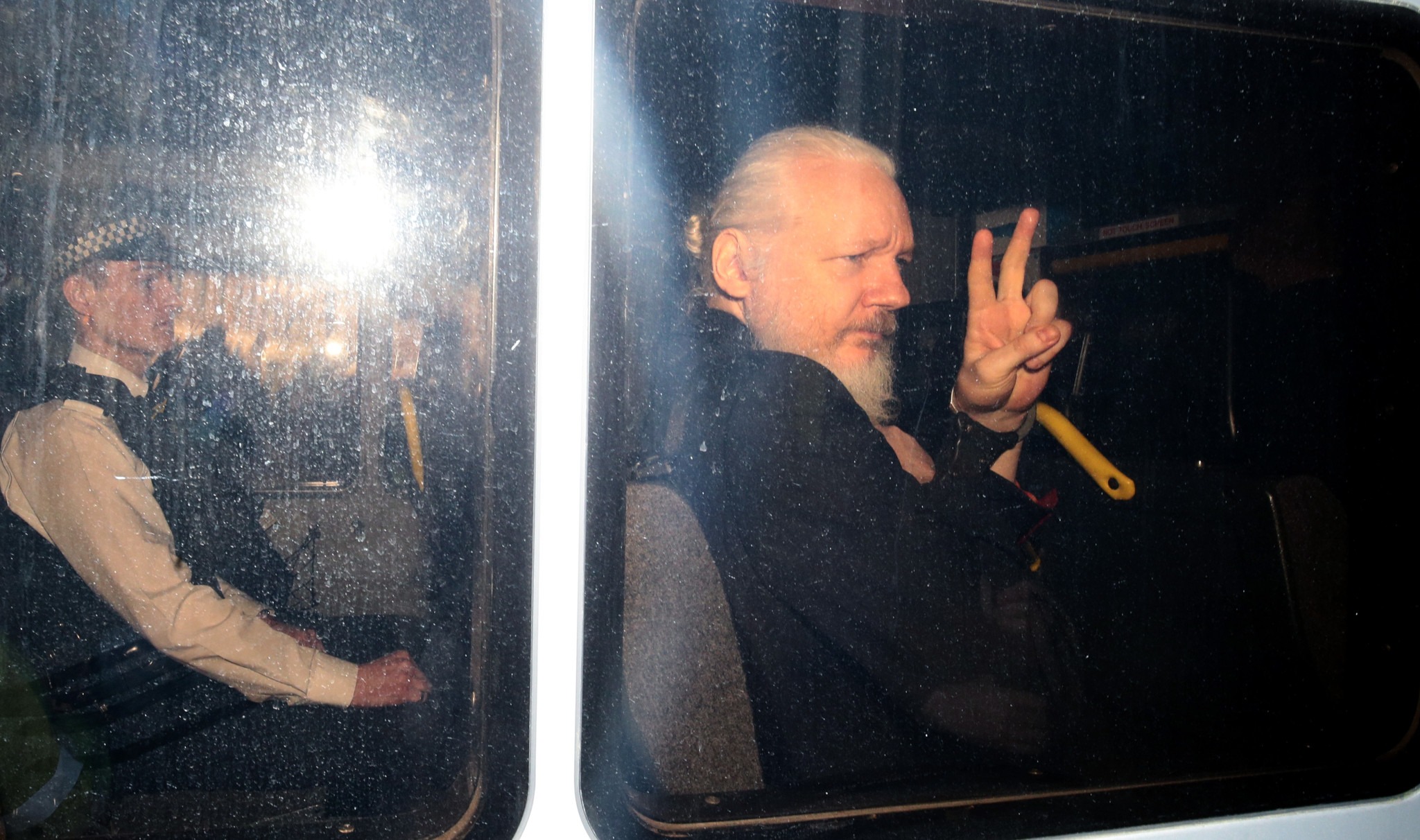 UK government deployed 15 staff on secret operation to seize Julian Assange