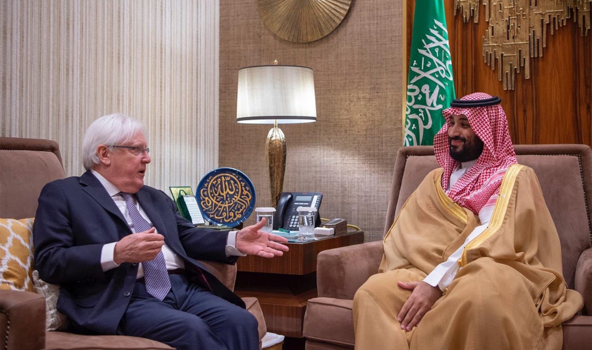 Martin Griffiths, then UN Special Envoy for Yemen, meets with Saudi dictator Mohammed bin Salman in Riyadh, 8 November 2019. (Photo: Handout / SPA)