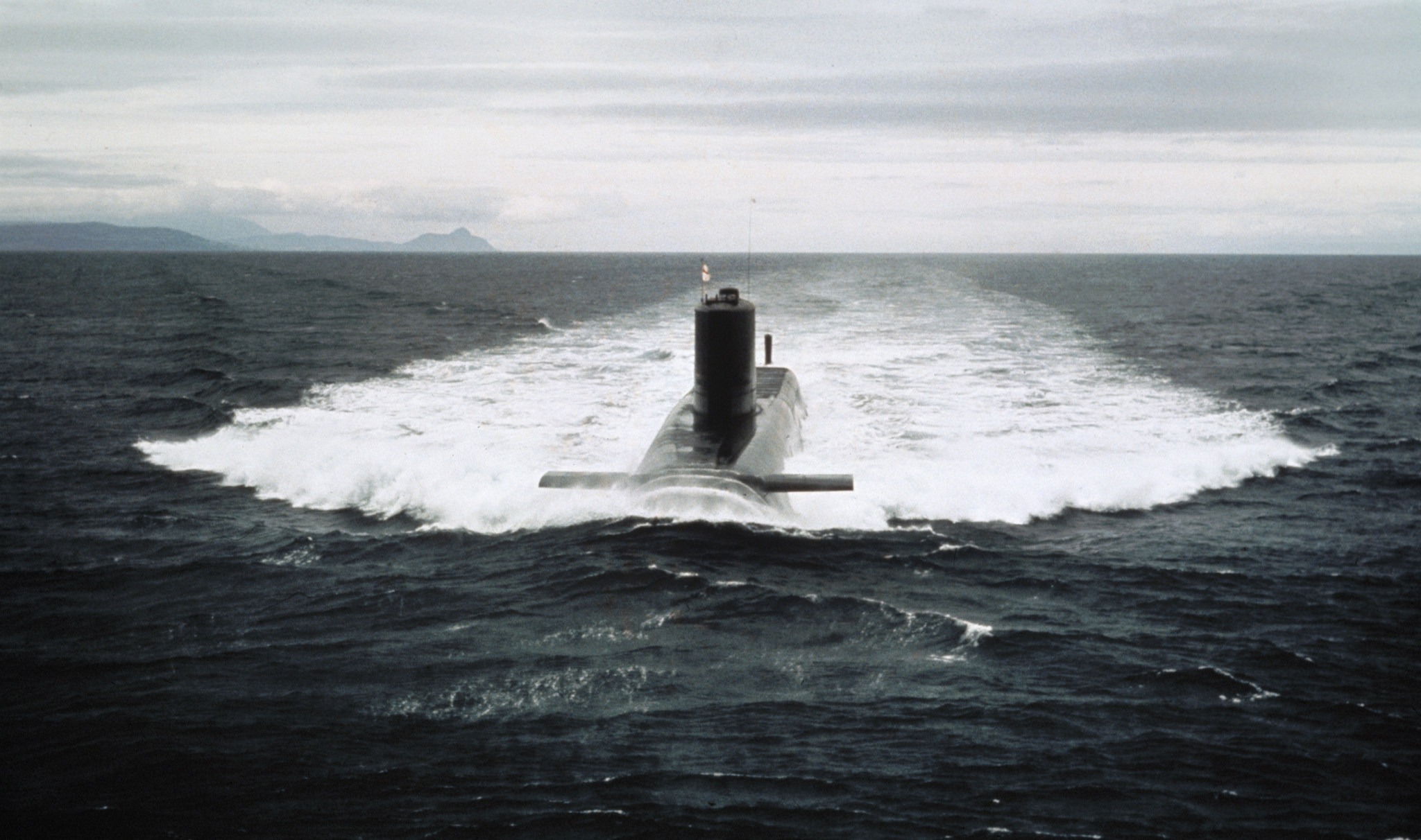 Did the UK deploy a nuclear-armed submarine to the Falklands conflict?