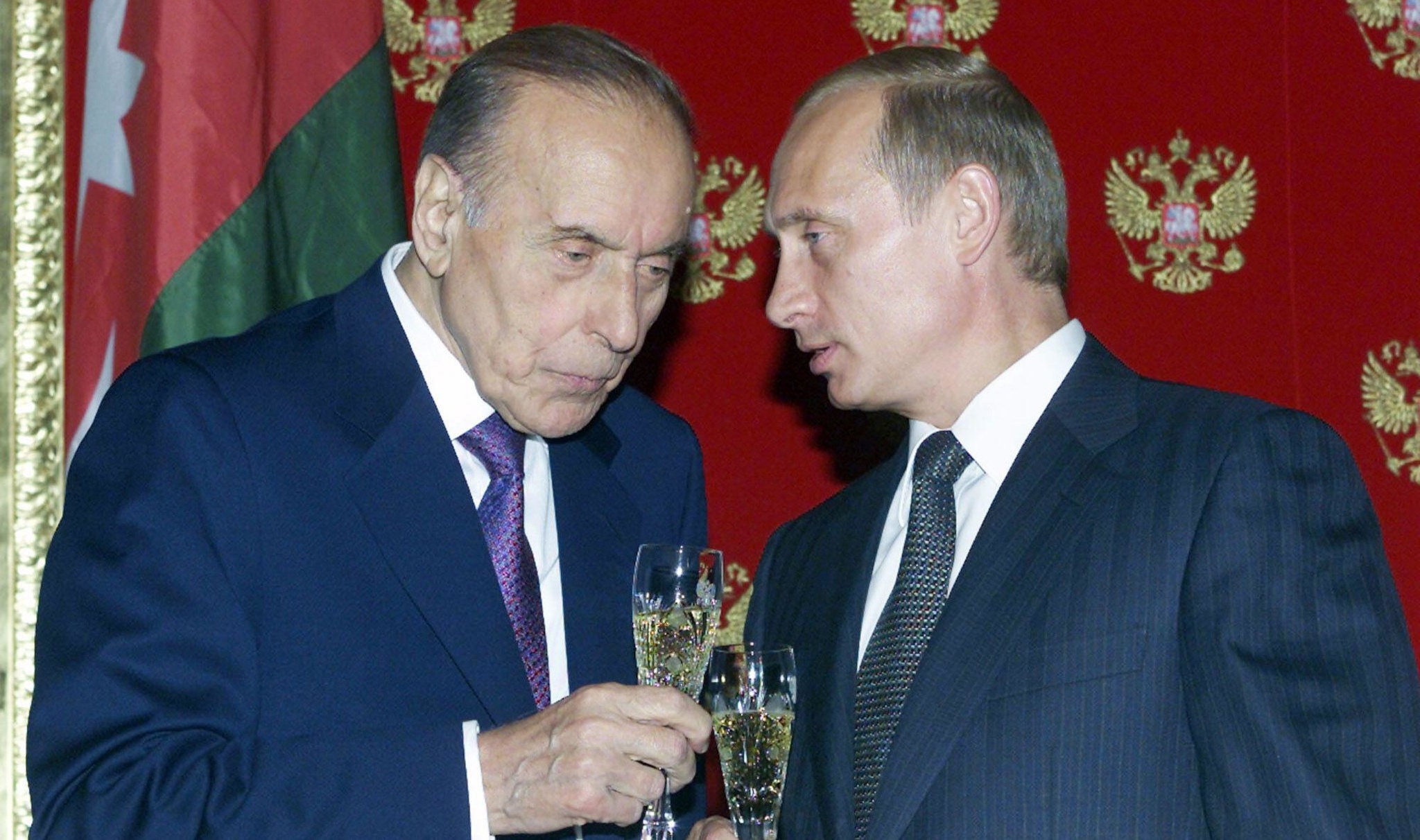 Azerbaijan’s president Heydar Aliyev with fellow KGB veteran Vladimir Putin in 2002, when both men courted the West. (Photo: Yuri Kadobnov / Alamy)
