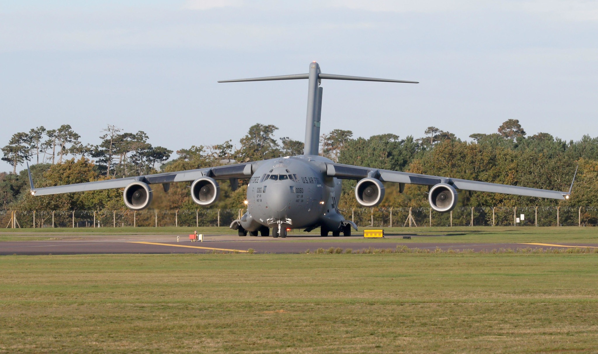 A US C-17 Globemaster at RAF Lakenheath in Suffolk, UK. (File photo: Gary Stedman / Alamy)