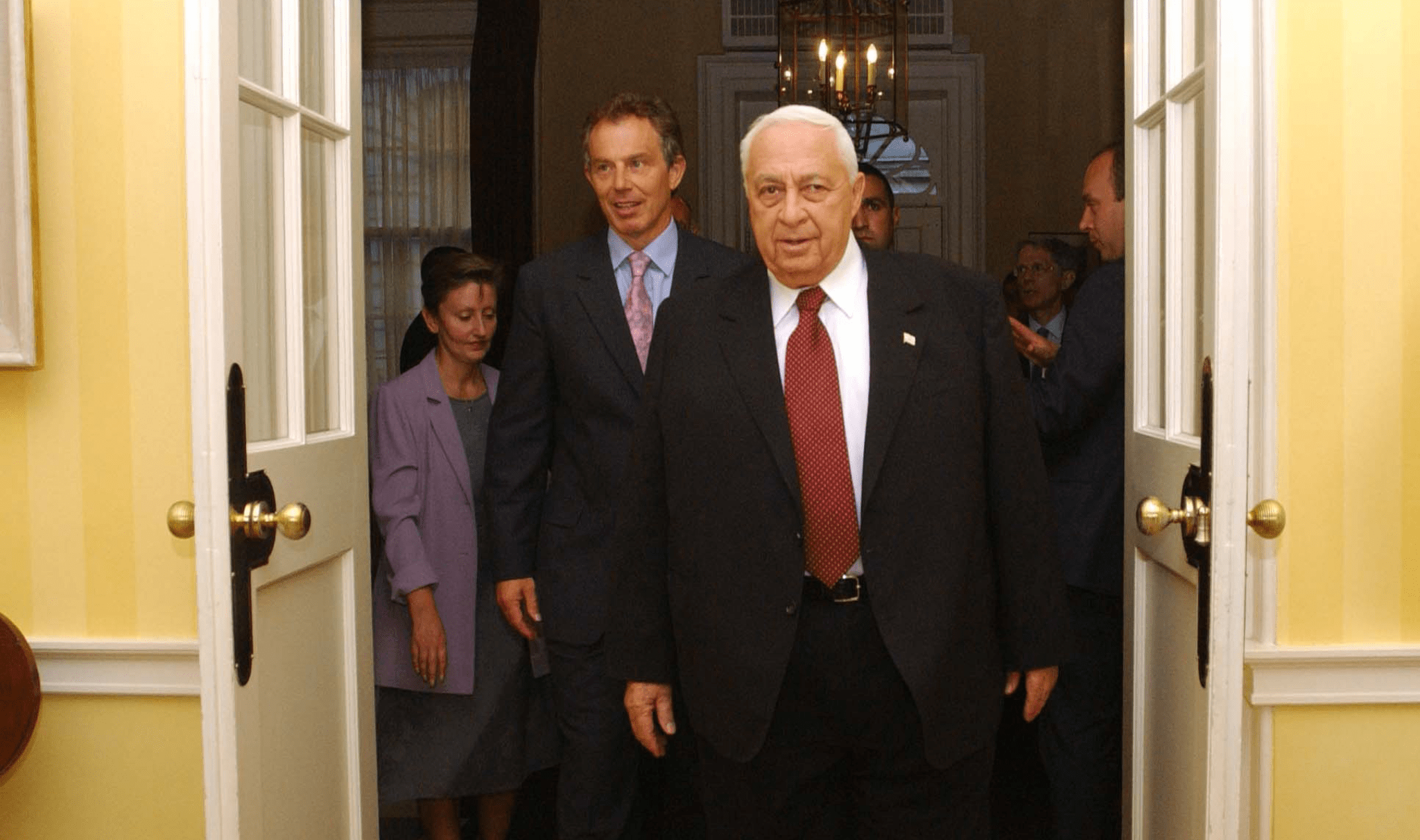Israeli prime minister Ariel Sharon meeting Tony Blair at Downing Street, July 2003 (credit: Mirrorpix / Alamy)