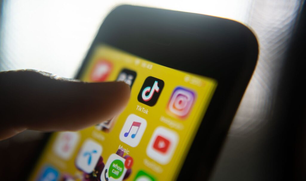 Influencers were asked to create anti-Reform content on TikTok. (Photo: Wachiwit / Alamy)